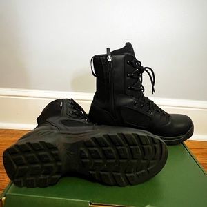 Dan we size 10.5 boots with side zip